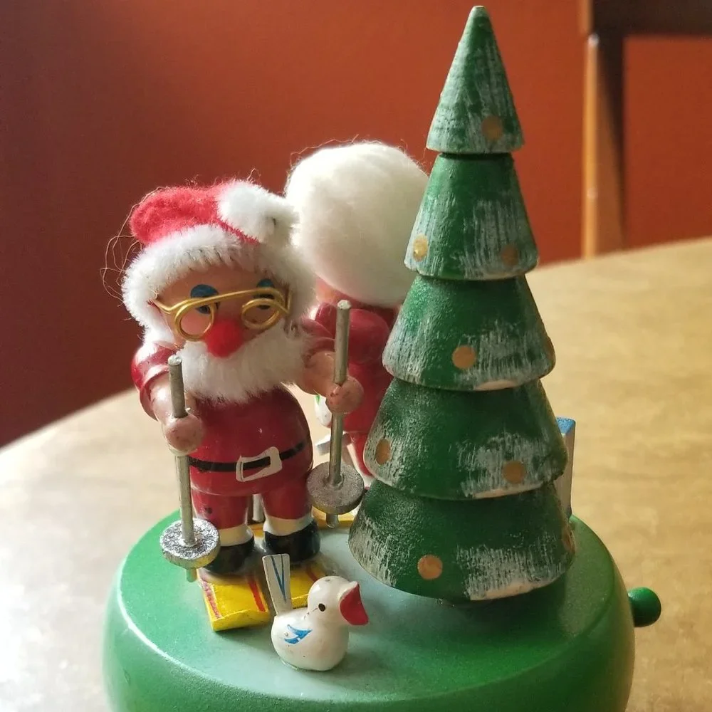 RARE VINTAGE GERMAN ERZGEBIRGISCHE STEINBACH CHRISTMAS ROTATING WOOD MUSIC BOX